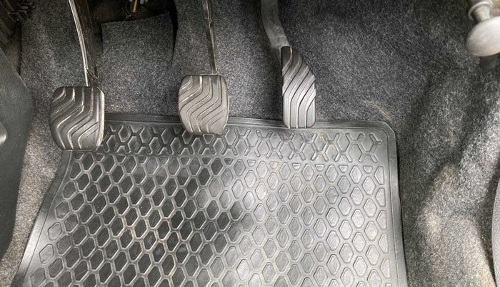 2018 Renault Kwid RXL, Petrol, Manual, 14,036 km, Pedals