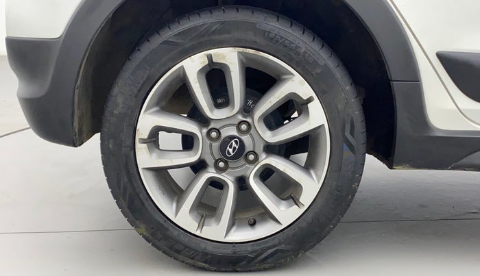 2016 Hyundai i20 Active 1.2 SX, Petrol, Manual, 27,387 km, Right Rear Wheel