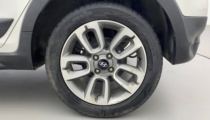 2016 Hyundai i20 Active 1.2 SX, Petrol, Manual, 27,387 km, Left Rear Wheel