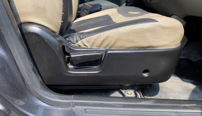 2019 Maruti Alto LXI, Petrol, Manual, 28,548 km, Driver Side Adjustment Panel