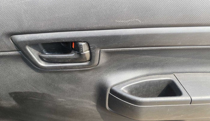 2020 Maruti S PRESSO VXI PLUS AMT, Petrol, Automatic, 26,611 km, Driver Side Door Panels Control