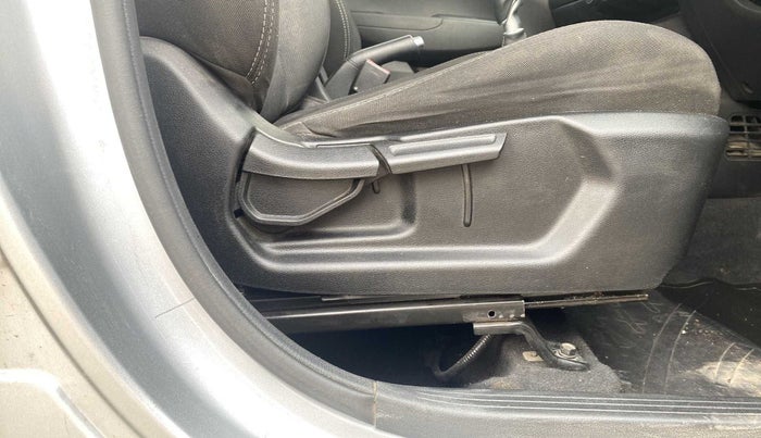 2021 Hyundai VENUE SX 1.5 CRDI, Diesel, Manual, 52,318 km, Driver Side Adjustment Panel