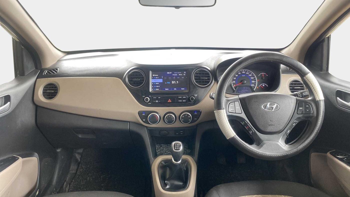 2017 Hyundai Grand i10 SPORTZ (O) 1.2 KAPPA VTVT, Petrol, Manual, 41,719 km, Dashboard