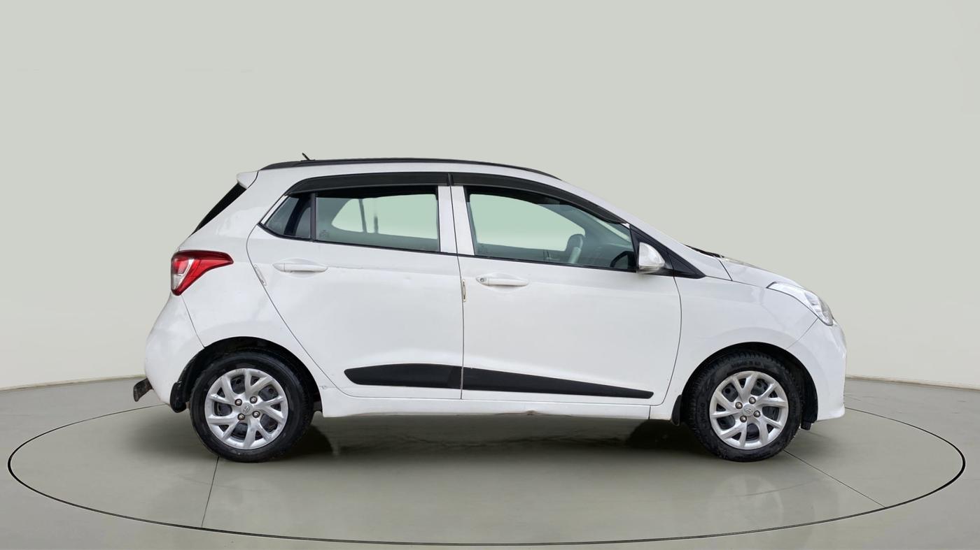 2017 Hyundai Grand i10 SPORTZ (O) 1.2 KAPPA VTVT, Petrol, Manual, 41,719 km, Right Side View