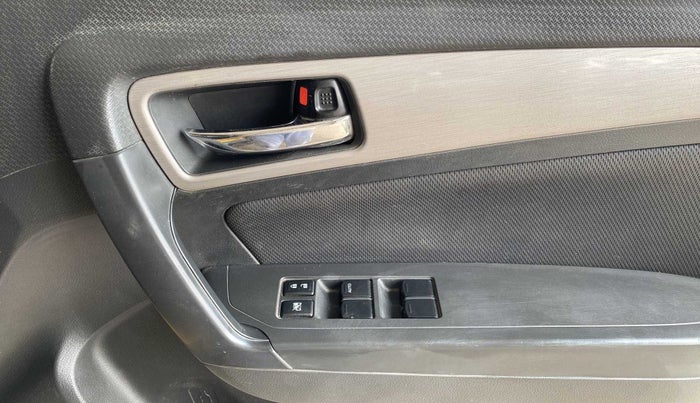 2017 Maruti Vitara Brezza ZDI PLUS DUAL TONE, Diesel, Manual, 50,685 km, Driver Side Door Panels Control