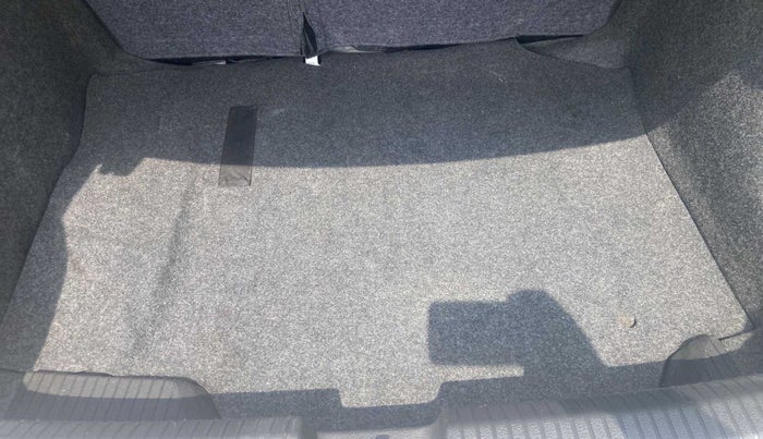 2019 Volkswagen Ameo HIGHLINE PLUS 1.5L AT 16 ALLOY, Diesel, Automatic, 21,960 km, Boot Inside