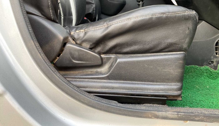 2019 Renault Kwid RXL, Petrol, Manual, 35,886 km, Driver Side Adjustment Panel