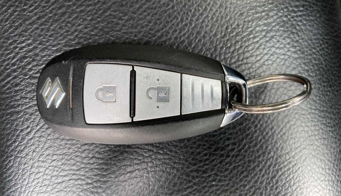 2017 Maruti Baleno ZETA PETROL 1.2, Petrol, Manual, 63,015 km, Key Close Up