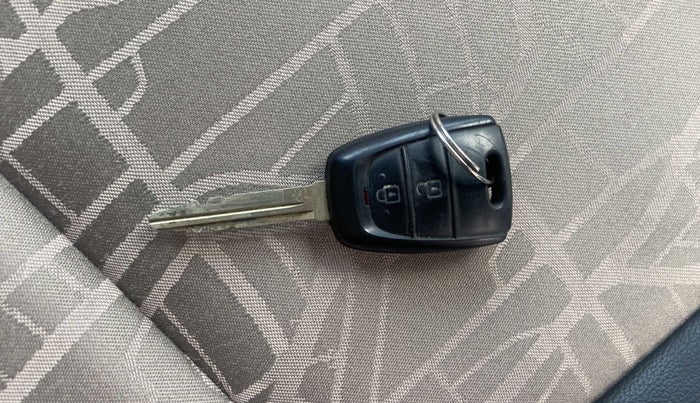 2019 Hyundai Grand i10 SPORTZ AT 1.2 KAPPA VTVT, Petrol, Automatic, 23,193 km, Key Close Up