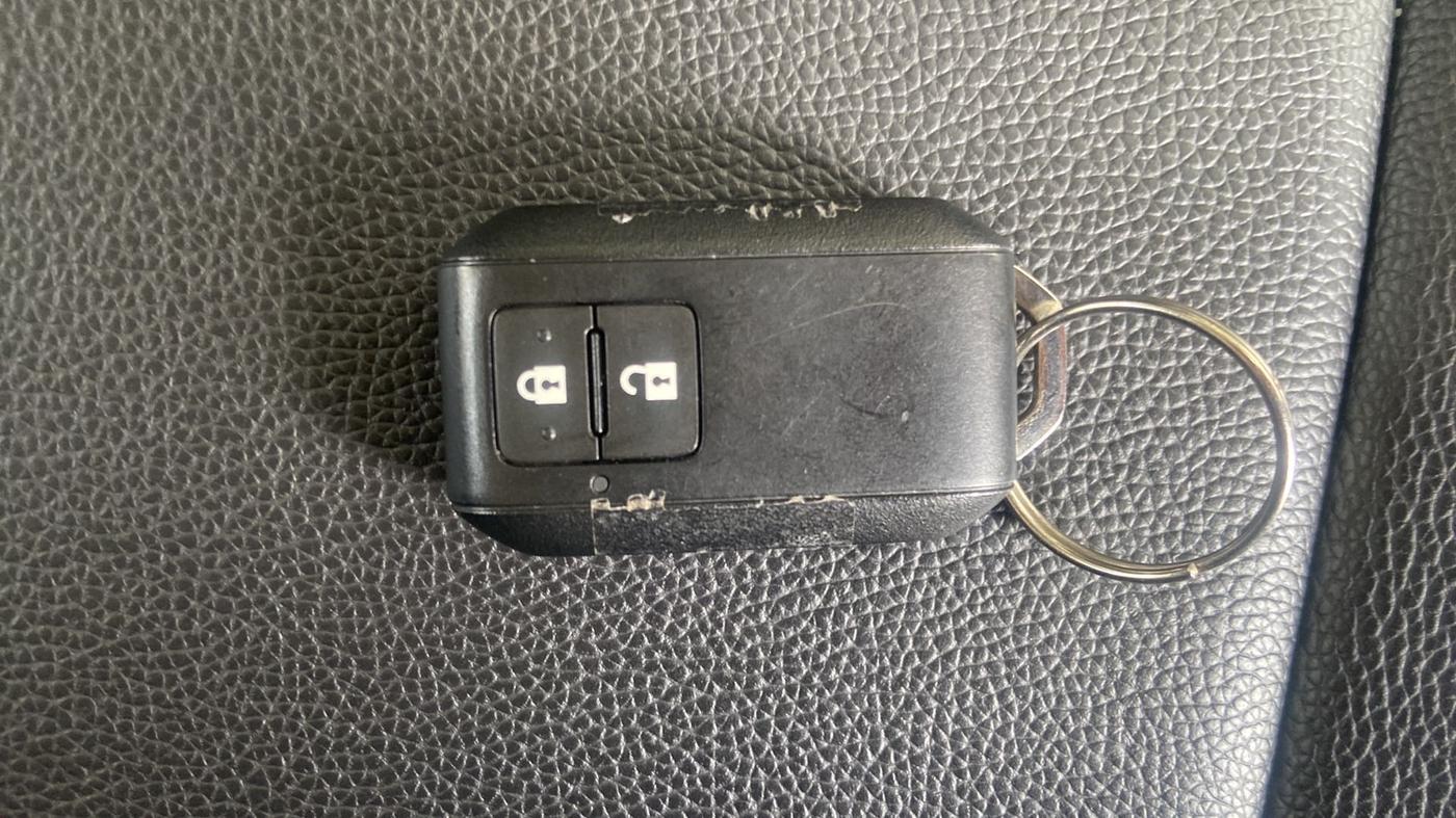 2023 Maruti BREZZA ZXI SMART HYBRID , Petrol, Manual, 3,926 km, Key Close Up