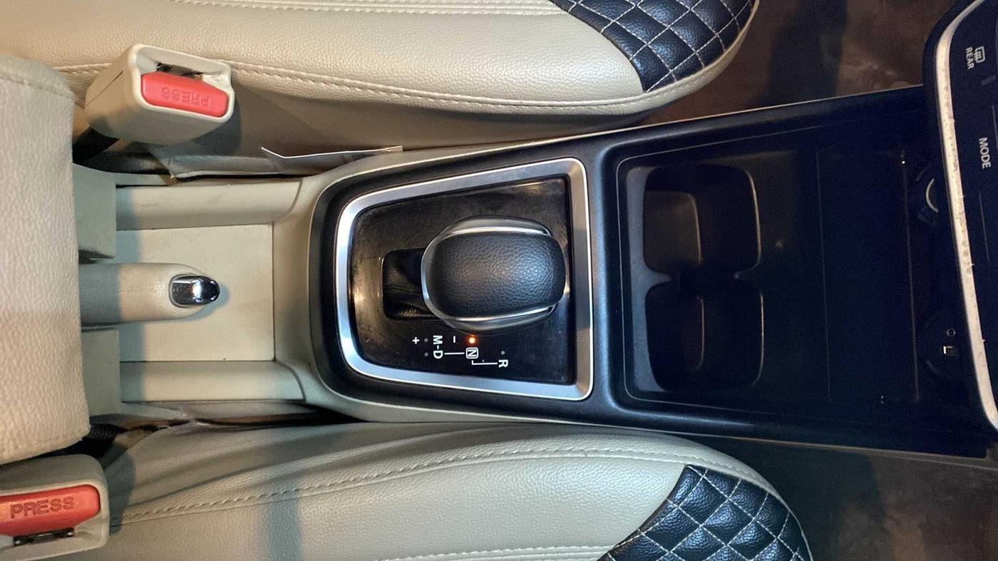 2017 Maruti Dzire ZXI AMT, Petrol, Automatic, 34,963 km, Gear Lever