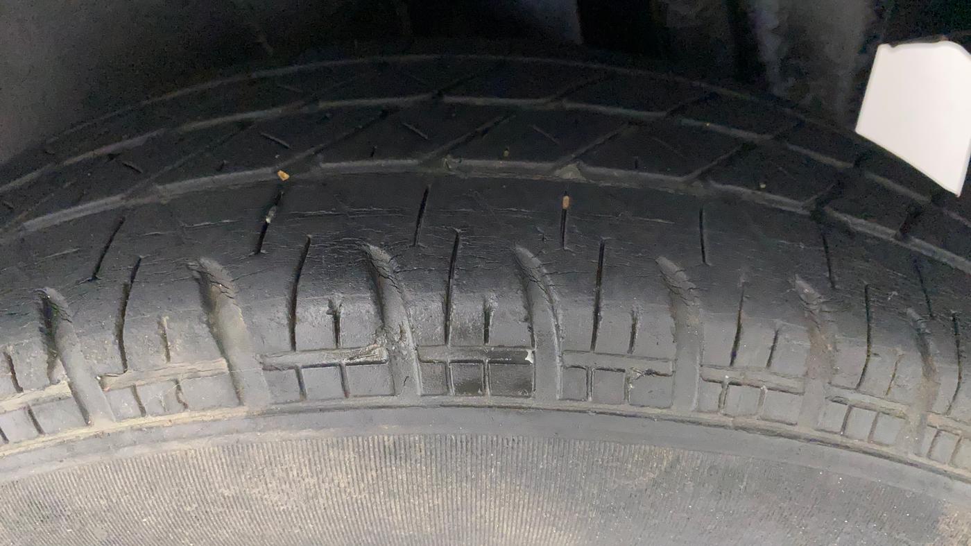 2012 Maruti Swift VDI, Diesel, Manual, 88,170 km, Left Rear Tyre Tread