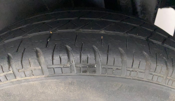 2012 Maruti Swift VDI, Diesel, Manual, 88,170 km, Left Rear Tyre Tread