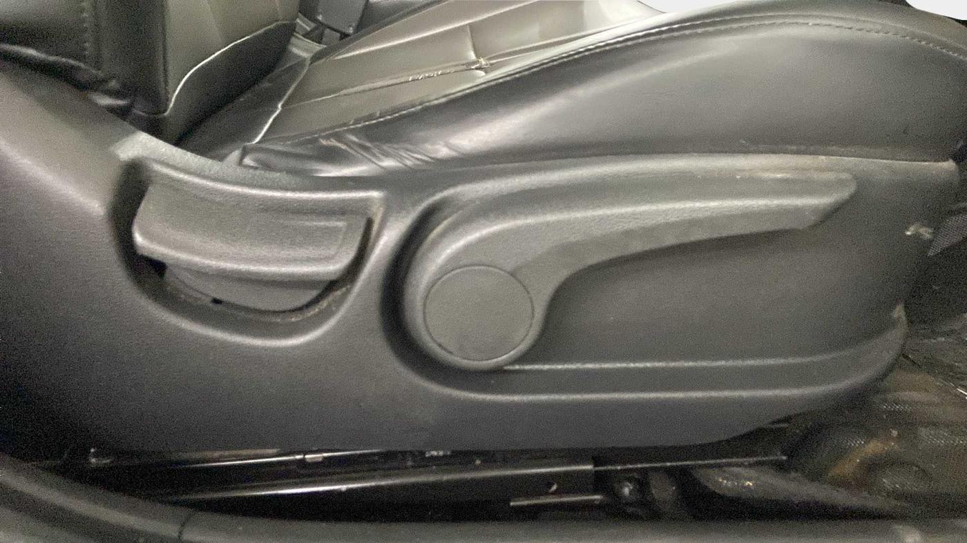 2020 Hyundai Verna SX 1.5 VTVT, Petrol, Manual, 62,470 km, Driver Side Adjustment Panel