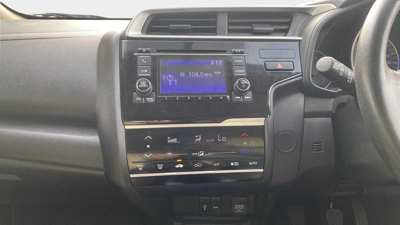 2016 Honda Jazz 1.2L I-VTEC V, Petrol, Manual, 49,022 km, Air Conditioner