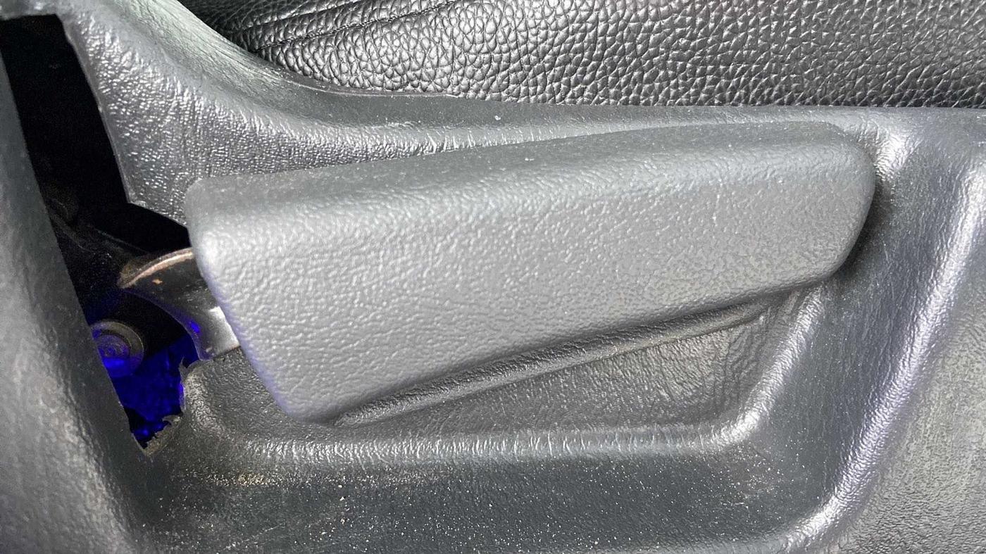 2018 Maruti Alto K10 VXI (O), Petrol, Manual, 43,447 km, Driver Side Adjustment Panel