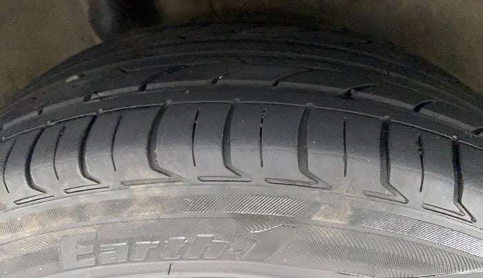 2012 Honda City 1.5L I-VTEC V MT, Petrol, Manual, 1,12,923 km, Right Rear Tyre Tread