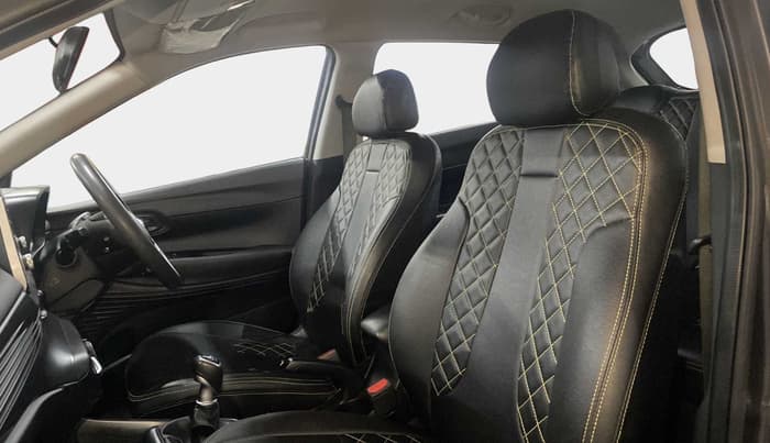 2021 Hyundai NEW I20 SPORTZ 1.5 MT, Diesel, Manual, 29,367 km, Right Side Front Door Cabin