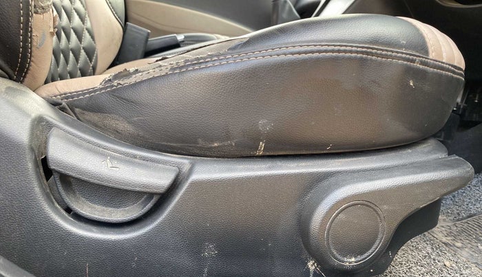 2018 Hyundai Xcent SX 1.2, CNG, Manual, 67,871 km, Driver Side Adjustment Panel