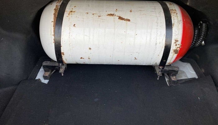 2018 Hyundai Xcent SX 1.2, CNG, Manual, 67,871 km, Boot Inside