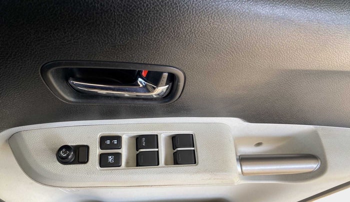 2018 Maruti IGNIS ALPHA 1.2, Petrol, Manual, 71,224 km, Driver Side Door Panels Control