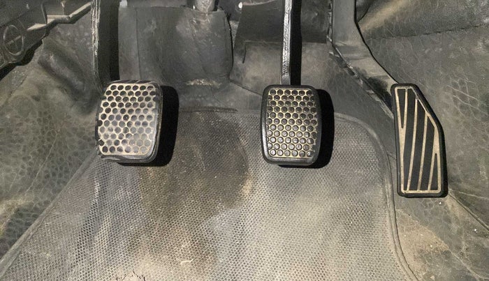 2019 Maruti Alto K10 VXI, CNG, Manual, 95,589 km, Pedals