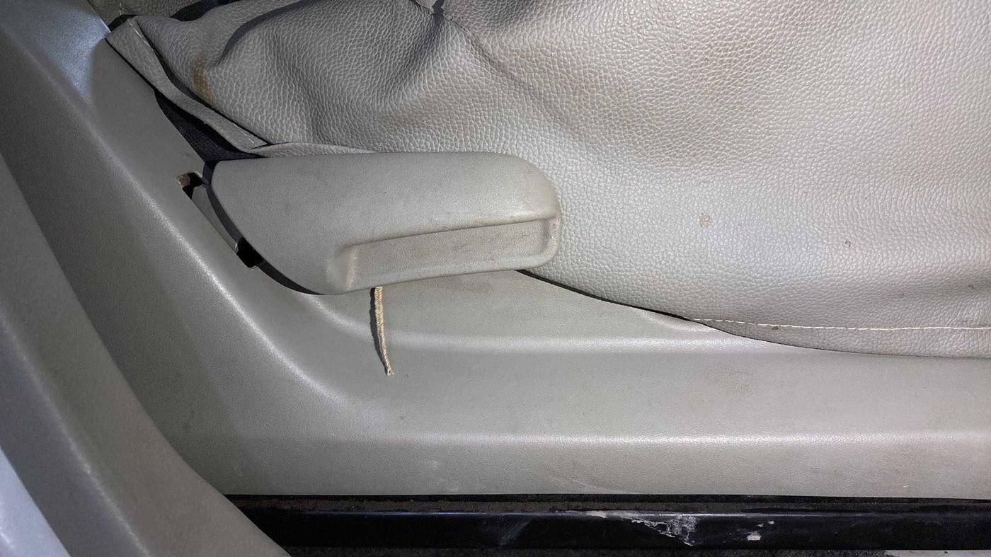 2015 Maruti Celerio VXI, Petrol, Manual, 35,915 km, Driver Side Adjustment Panel