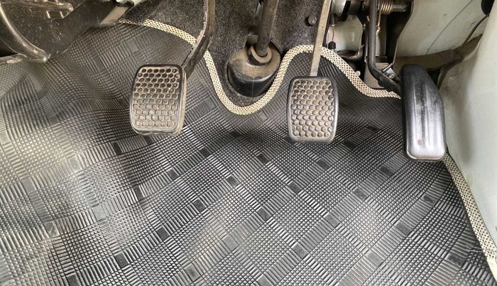 2018 Maruti Eeco 5 STR WITH A/C+HTR, Petrol, Manual, 17,924 km, Pedals