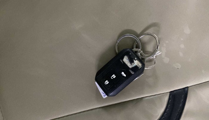 2021 Maruti Dzire ZXI Plus AMT, Petrol, Automatic, 29,813 km, Key Close Up