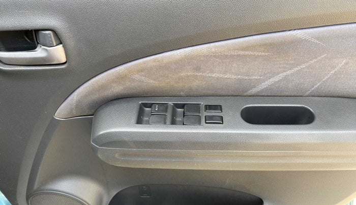 2010 Maruti Ritz VXI GENUS, Petrol, Manual, 75,689 km, Driver Side Door Panels Control