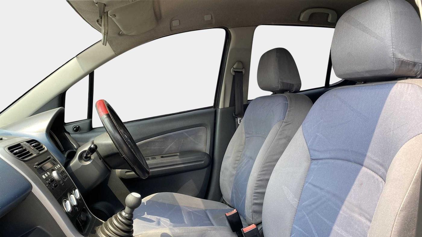 2010 Maruti Ritz VXI GENUS, Petrol, Manual, 75,689 km, Right Side Front Door Cabin