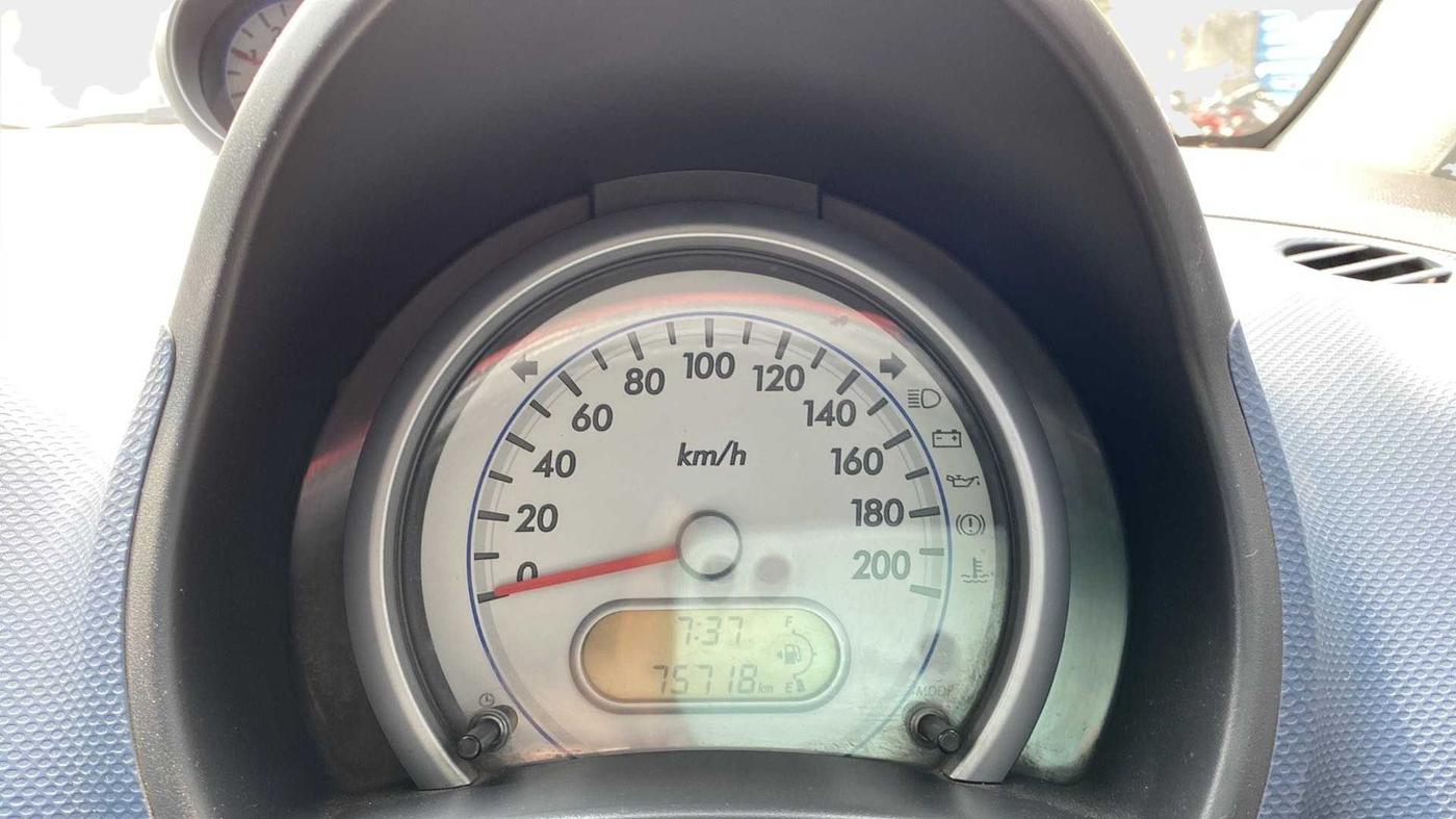 2010 Maruti Ritz VXI GENUS, Petrol, Manual, 75,689 km, Odometer Image