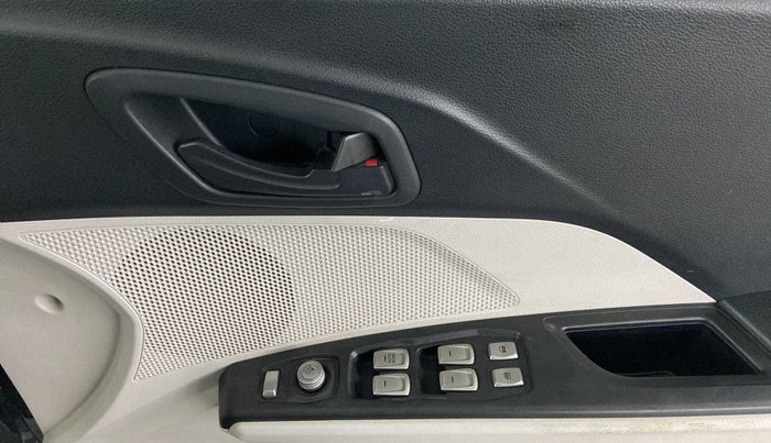 2020 Mahindra XUV300 W6 1.5 DIESEL AMT, Diesel, Automatic, 14,828 km, Driver Side Door Panels Control
