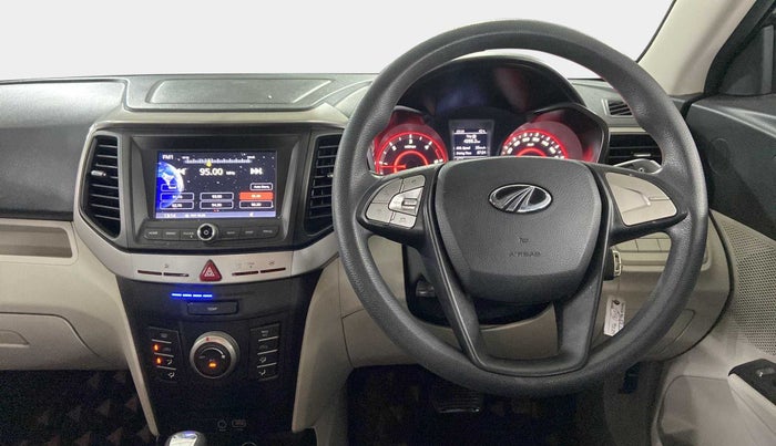 2020 Mahindra XUV300 W6 1.5 DIESEL AMT, Diesel, Automatic, 14,828 km, Steering Wheel Close Up