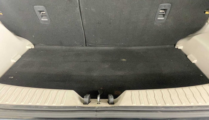 2020 Mahindra XUV300 W6 1.5 DIESEL AMT, Diesel, Automatic, 14,828 km, Boot Inside