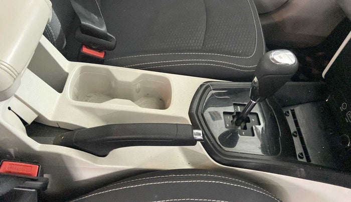 2020 Mahindra XUV300 W6 1.5 DIESEL AMT, Diesel, Automatic, 14,828 km, Gear Lever