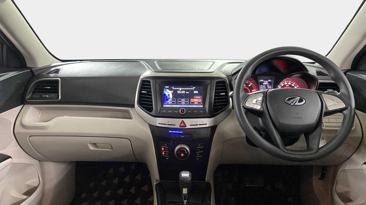 2020 Mahindra XUV300 W6 1.5 DIESEL AMT, Diesel, Automatic, 14,828 km, Dashboard