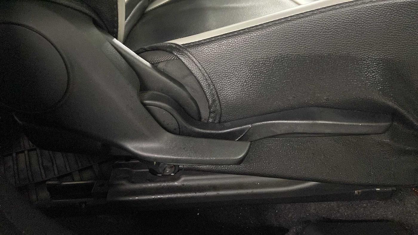 2021 Toyota Glanza G, Petrol, Manual, 25,009 km, Driver Side Adjustment Panel