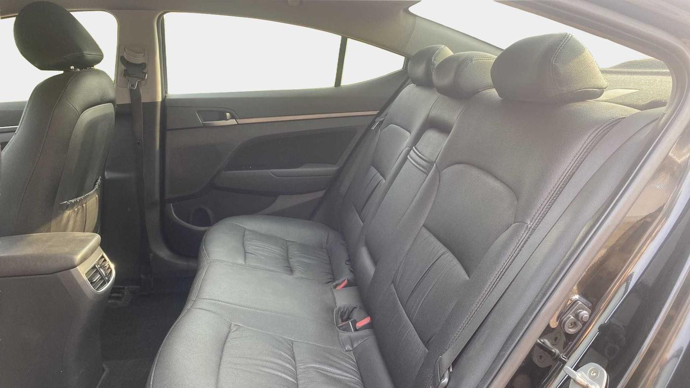 2016 Hyundai New Elantra 2.0 SX MT PETROL, Petrol, Manual, 74,403 km, Right Side Rear Door Cabin