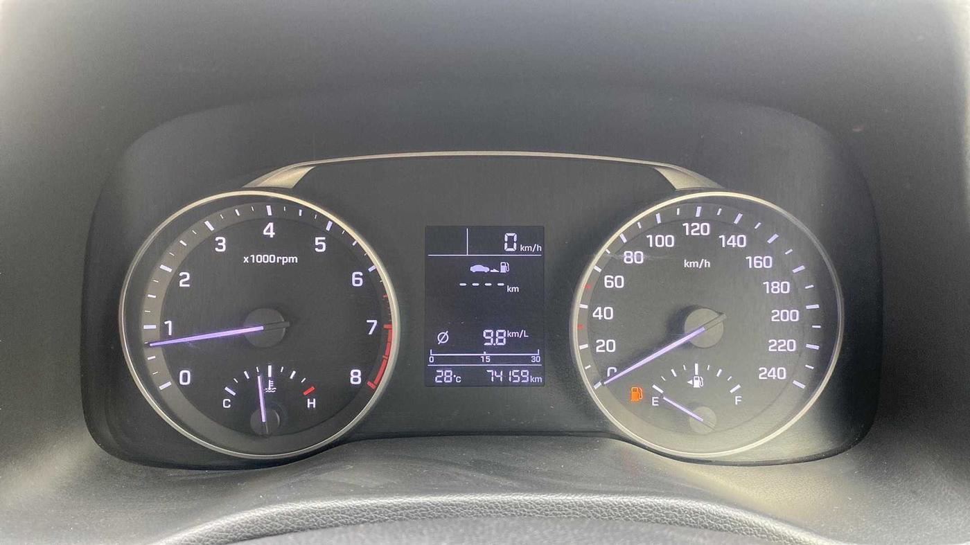 2016 Hyundai New Elantra 2.0 SX MT PETROL, Petrol, Manual, 74,403 km, Odometer Image