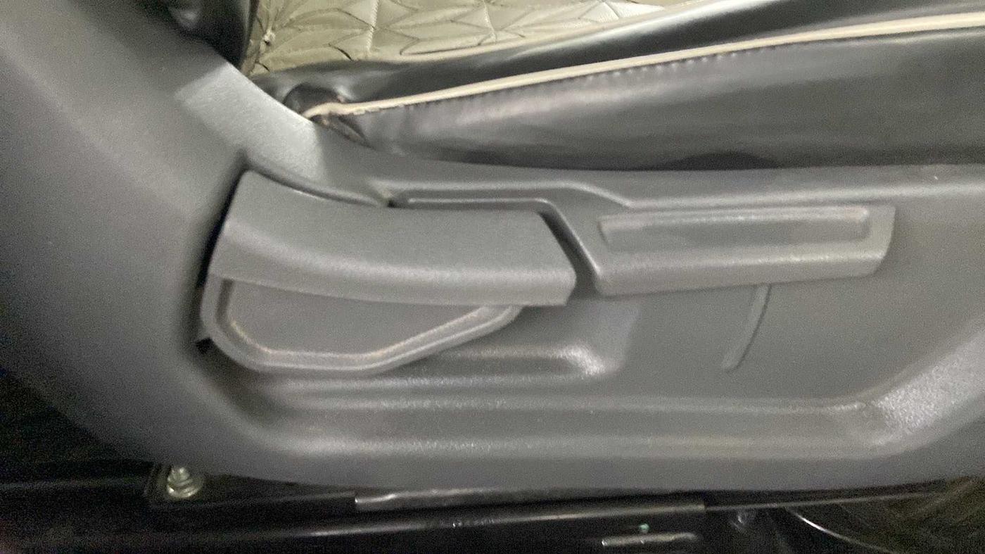 2021 Hyundai GRAND I10 NIOS SPORTZ 1.2 KAPPA VTVT CNG, CNG, Manual, 67,543 km, Driver Side Adjustment Panel
