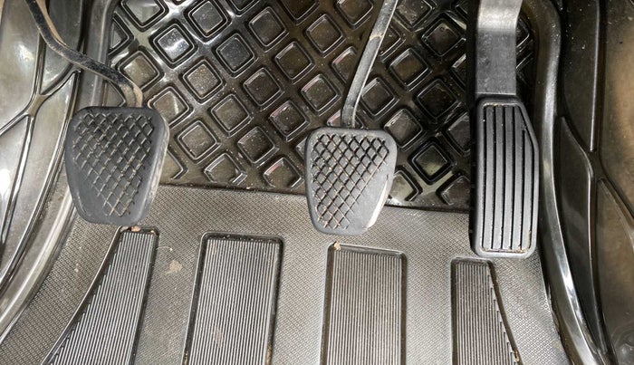 2014 Honda City 1.5L I-DTEC V, Diesel, Manual, 80,819 km, Pedals