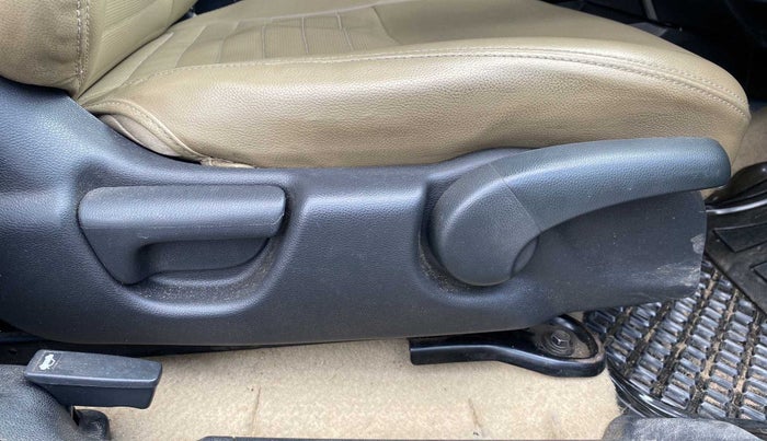 2014 Honda City 1.5L I-DTEC V, Diesel, Manual, 80,819 km, Driver Side Adjustment Panel