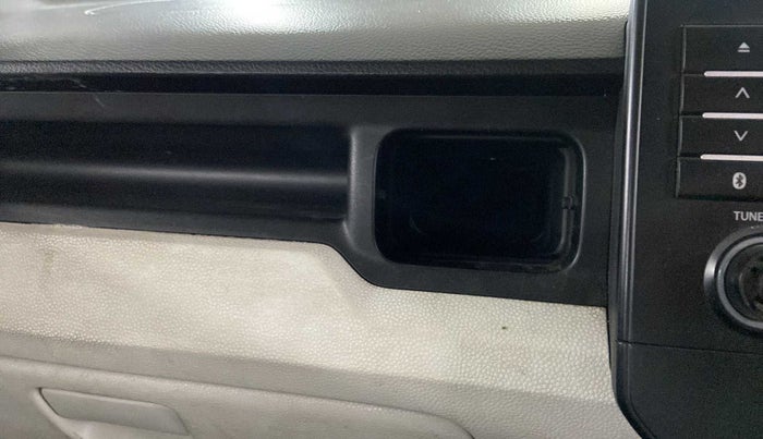 2017 Maruti IGNIS DELTA 1.2 AMT, Petrol, Automatic, 61,305 km, AC Unit - Front vent has minor damage