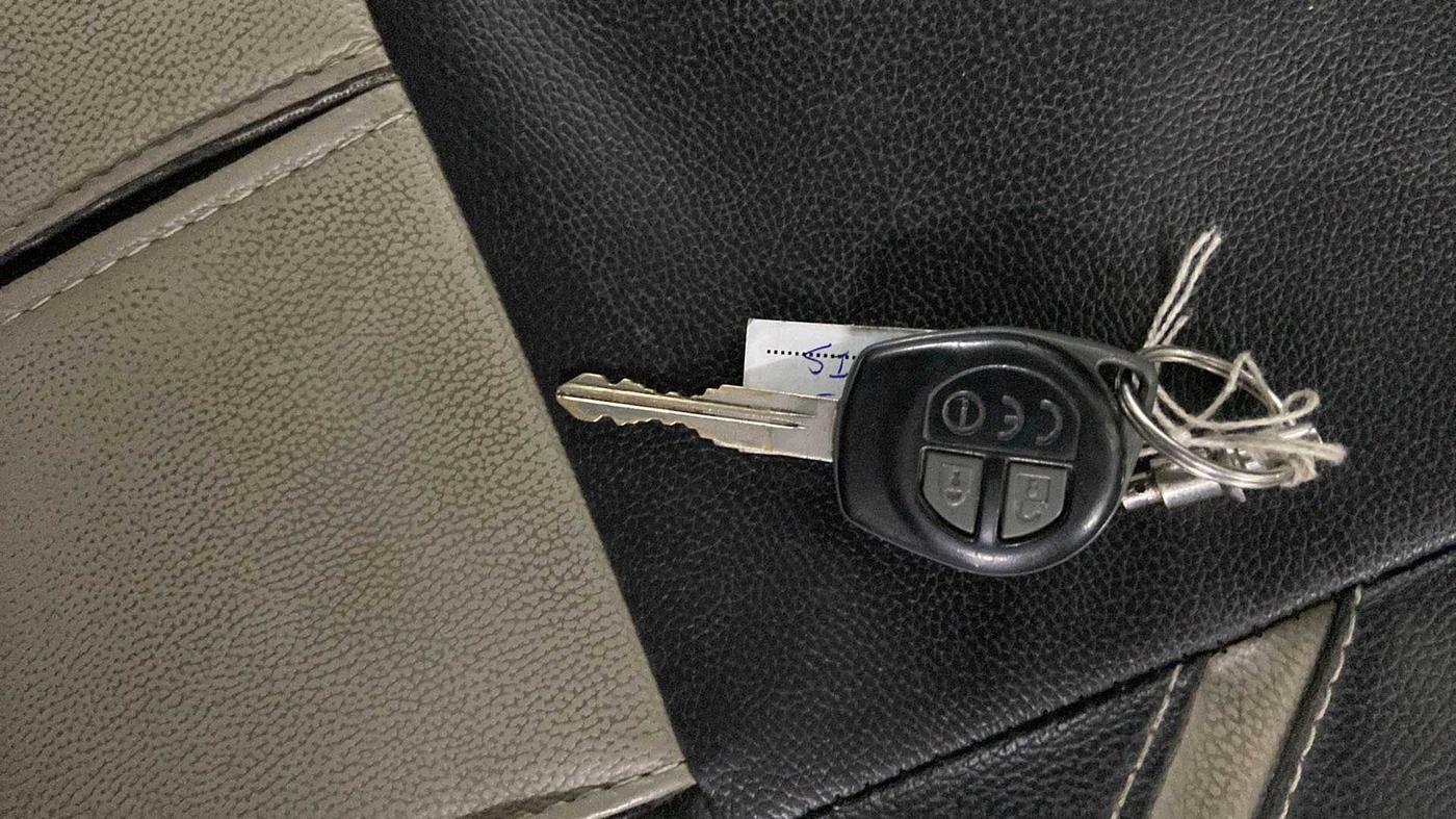 2017 Maruti IGNIS DELTA 1.2 AMT, Petrol, Automatic, 61,305 km, Key Close Up