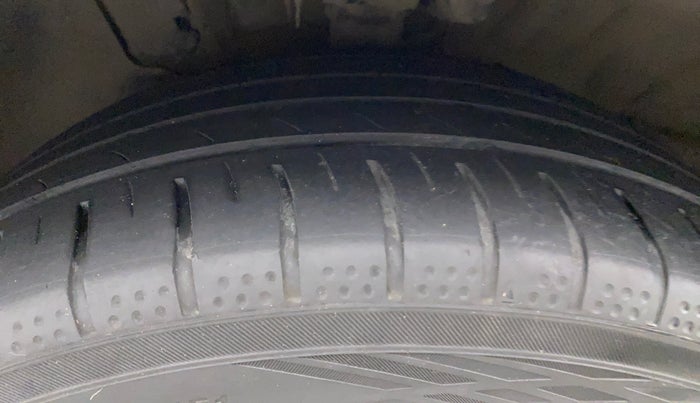 2020 Hyundai Verna SX (O) 1.5 CRDI AT, Diesel, Automatic, 91,500 km, Left Front Tyre Tread