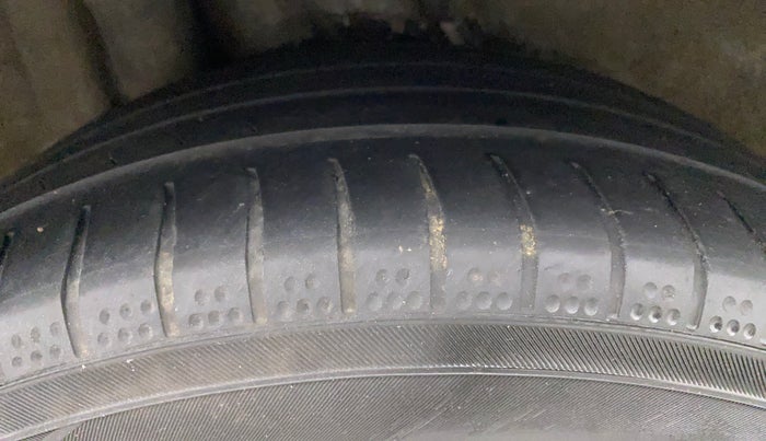 2020 Hyundai Verna SX (O) 1.5 CRDI AT, Diesel, Automatic, 91,500 km, Right Rear Tyre Tread