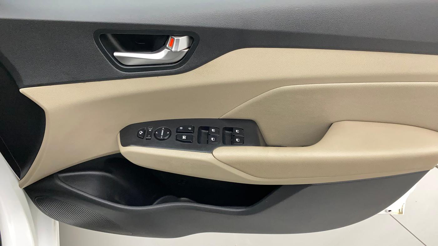 2020 Hyundai Verna SX (O) 1.5 CRDI AT, Diesel, Automatic, 91,500 km, Driver Side Door Panels Control