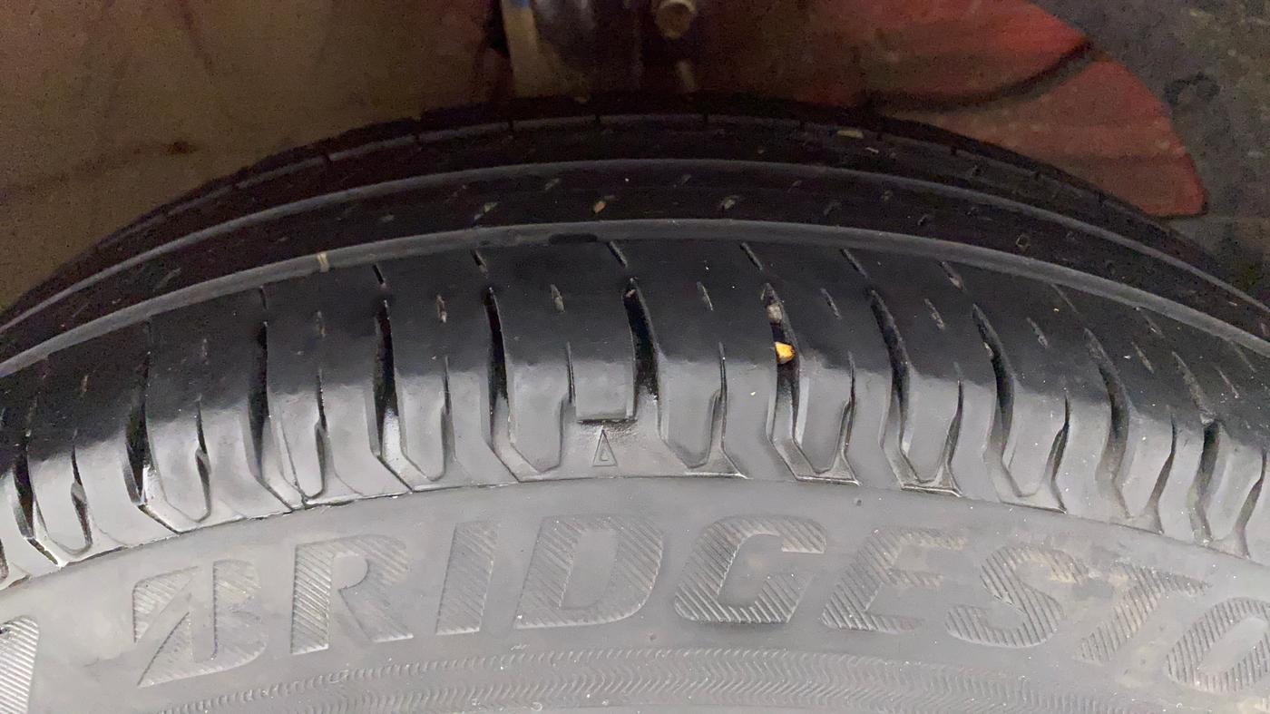 2022 Maruti Swift VXI, Petrol, Manual, 19,319 km, Right Front Tyre Tread