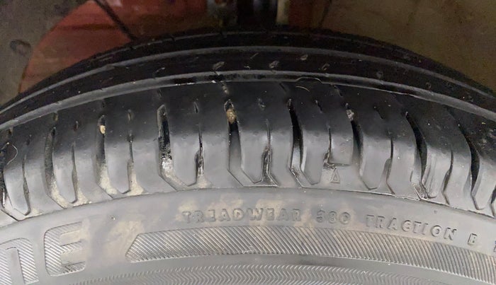 2022 Maruti Swift VXI, Petrol, Manual, 19,319 km, Left Front Tyre Tread